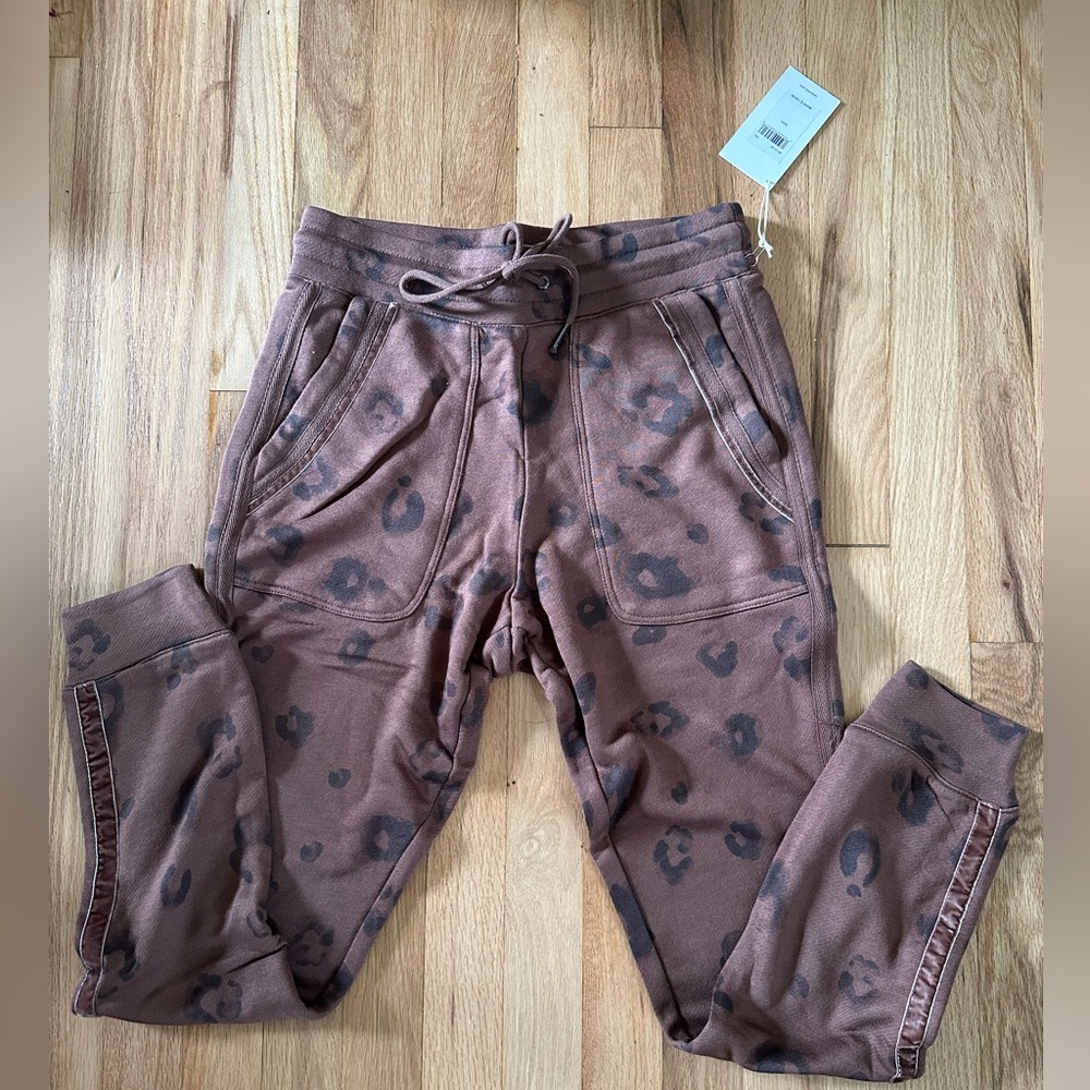 NWT Splendid  Drawstring Waist Mid Rise Leopard Print Coordinating Joggers small - Picture 4 of 11